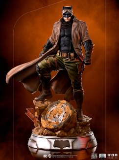 Batman Knightmare Statue by Iron Studios Zack Snyder’s Justice League – 1:4 Scale Legacy Replica