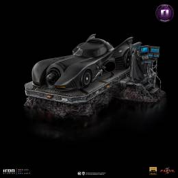 Batmobile Deluxe - The Flash - Art Scale 1:10 Statue