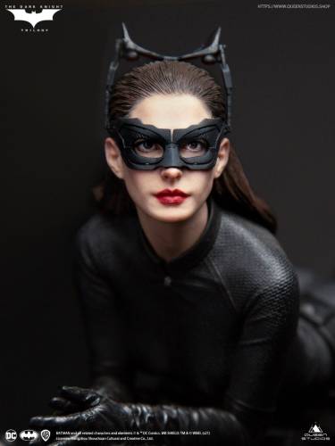 CATWOMAN (ANNE HATHAWAY) ON BATPOD 1/6 SCALE STATUE - 3