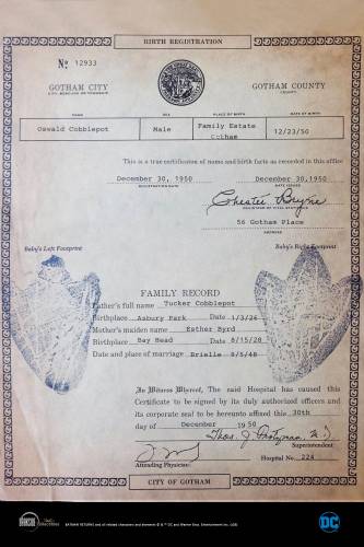 DC Batman Returns (1992): Penguin 1/3 Scale Masters Series Third Scale Statue by Darkside Collectibles Studio - 2