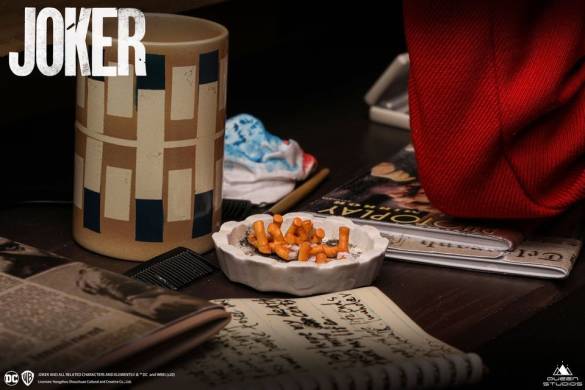 Joker 1/3 Scale Statue (Premium Edition) - 13