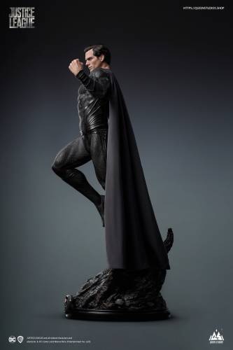 SUPERMAN (HENRY CAVILL) BLACK SUIT (PREMIUM VERSION) 1/3 SCALE STATUE - 4