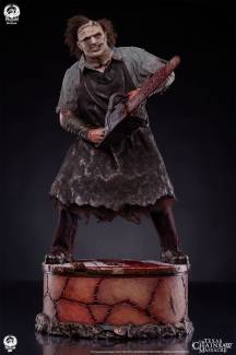 TEXAS CHAINSAW MASSACRE - LEATHERFACE (DELUXE) 1/4 SCALE STATUE