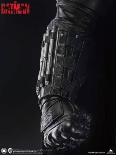 The Batman 1/3 Statue - 8