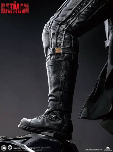 The Batman 1/3 Statue - 14